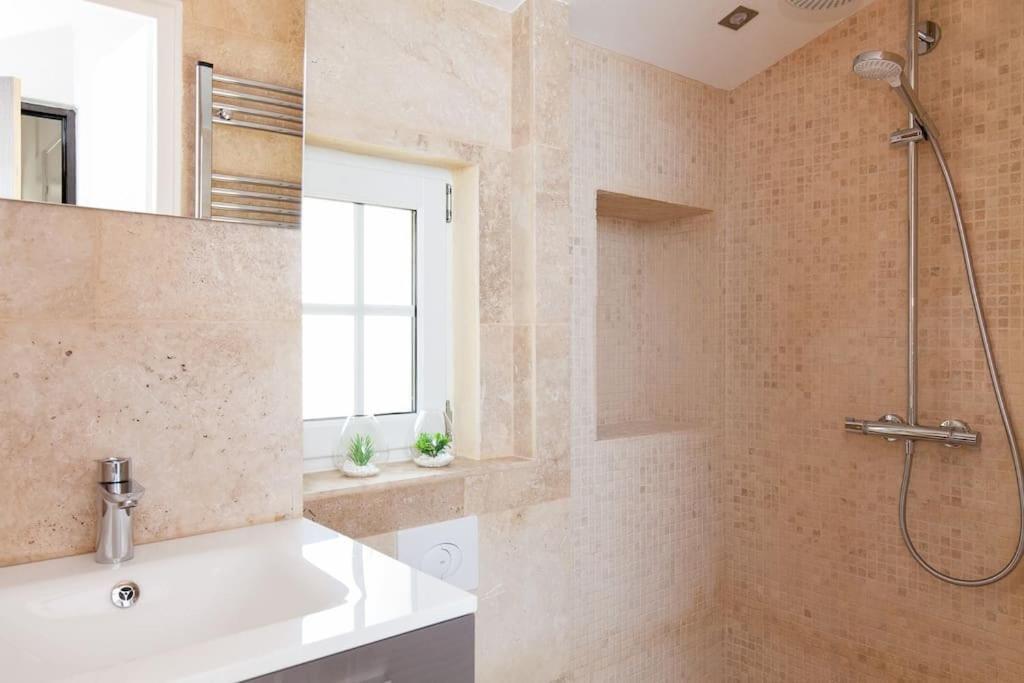 Leilighet Le Provencal - Center Old 1br Flat With Ac, Wifi Antibes
